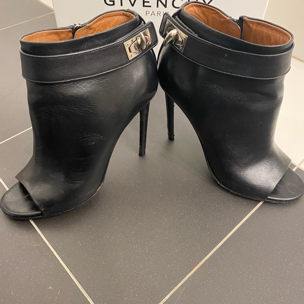 Givenchy Shark Tooth Heel size 38 (7.5US)